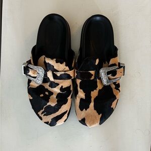 Stylish Black and Tan Mules with Buckle